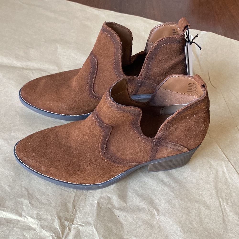 05:08 Sonoma Leather Ankle Boots